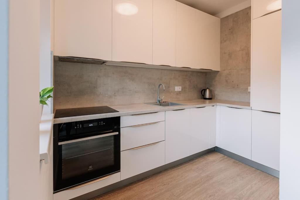 Stylish Apartment Retreat Bratislava Exterior foto